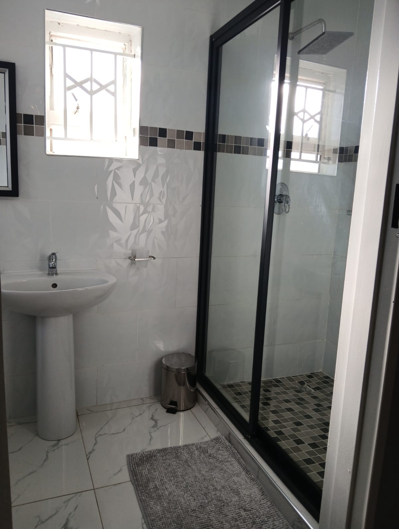 Executive Room - Modern Bathroom with Shower