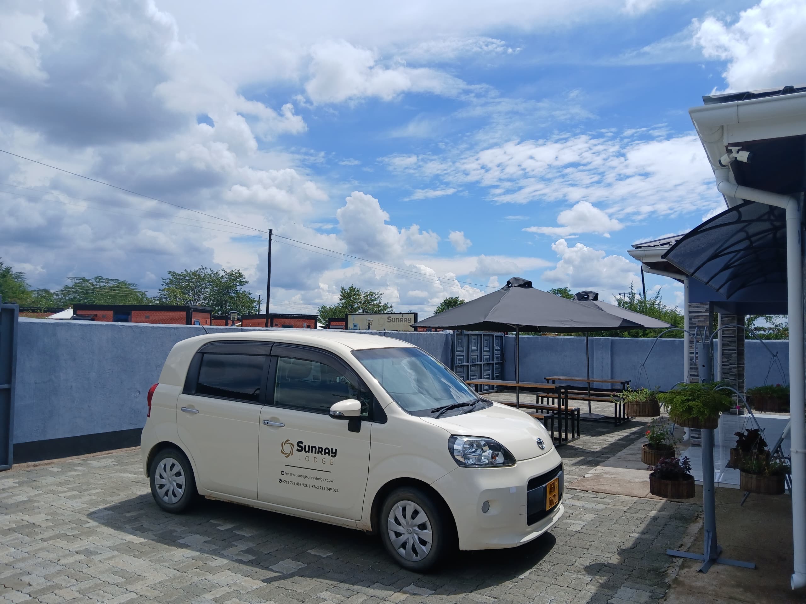 Sunray Lodge Delivery Vehicle